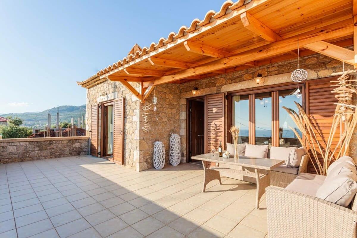 Mani Panoramic Seaviews - Luxury Summer Haven Levktron Экстерьер фото