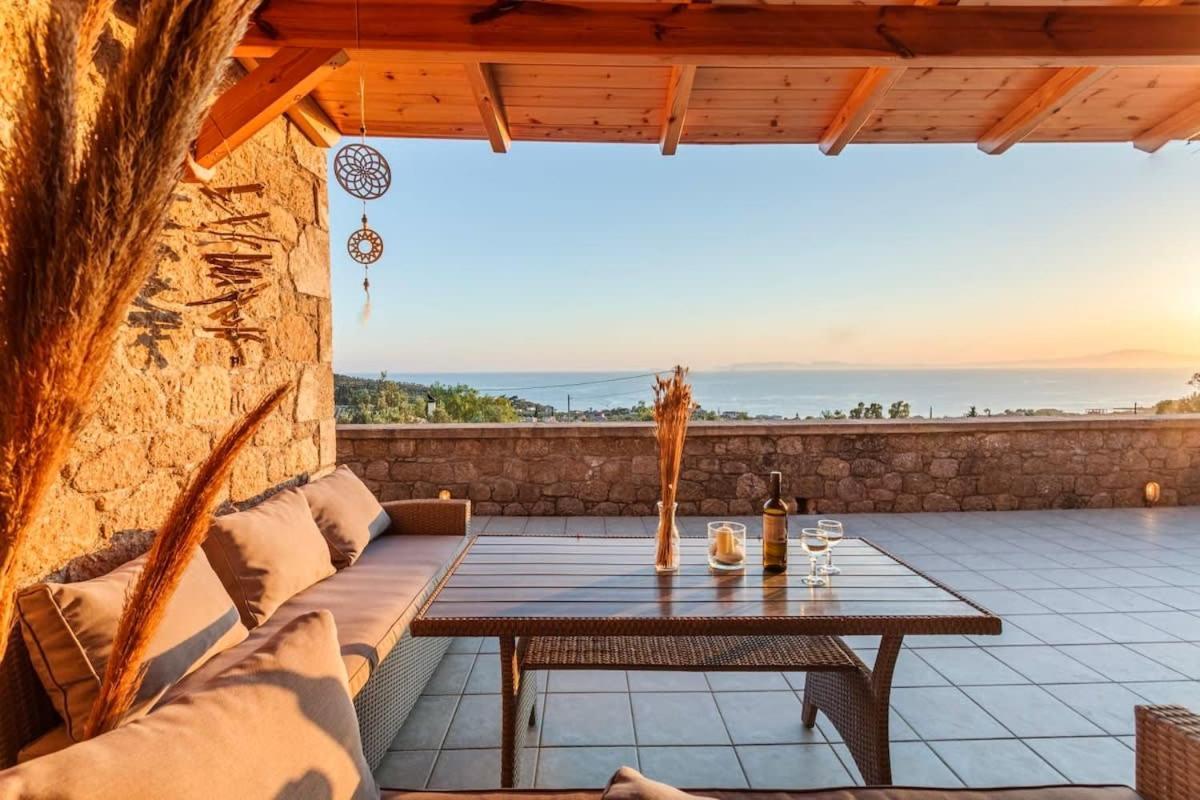 Mani Panoramic Seaviews - Luxury Summer Haven Levktron Экстерьер фото